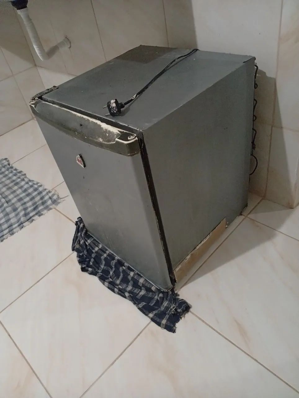 Vendo frigobar usado. - Foto 2