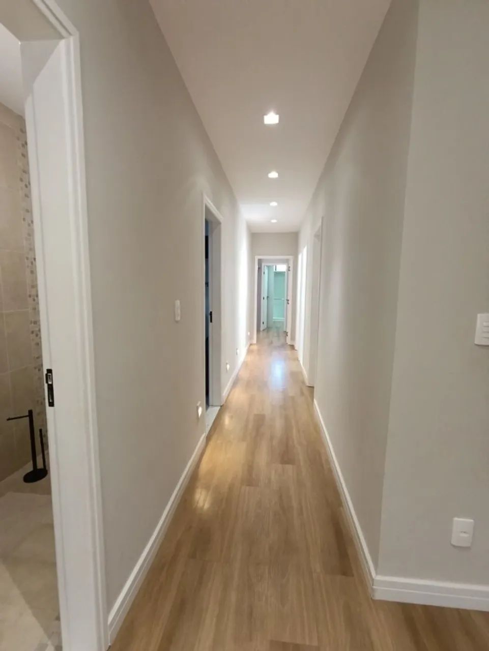 Linda casa linear com 3 dormitórios e piscina na Morada da Colina!  - Foto 5