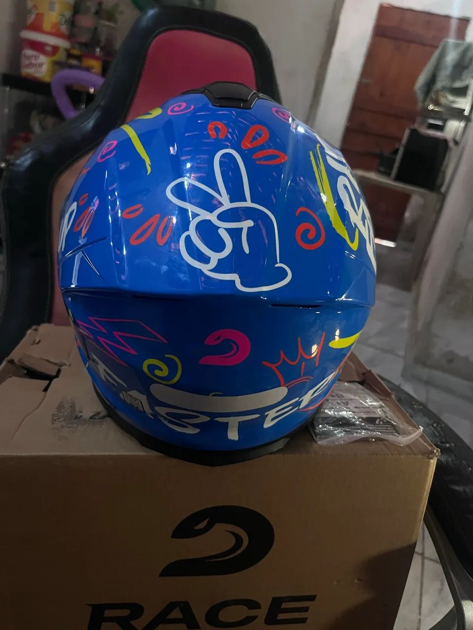 Capacete  azul  novo - Foto 4