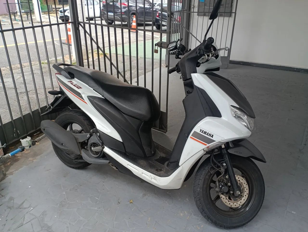 Yahama Fluo 125c 2024 - Foto 2