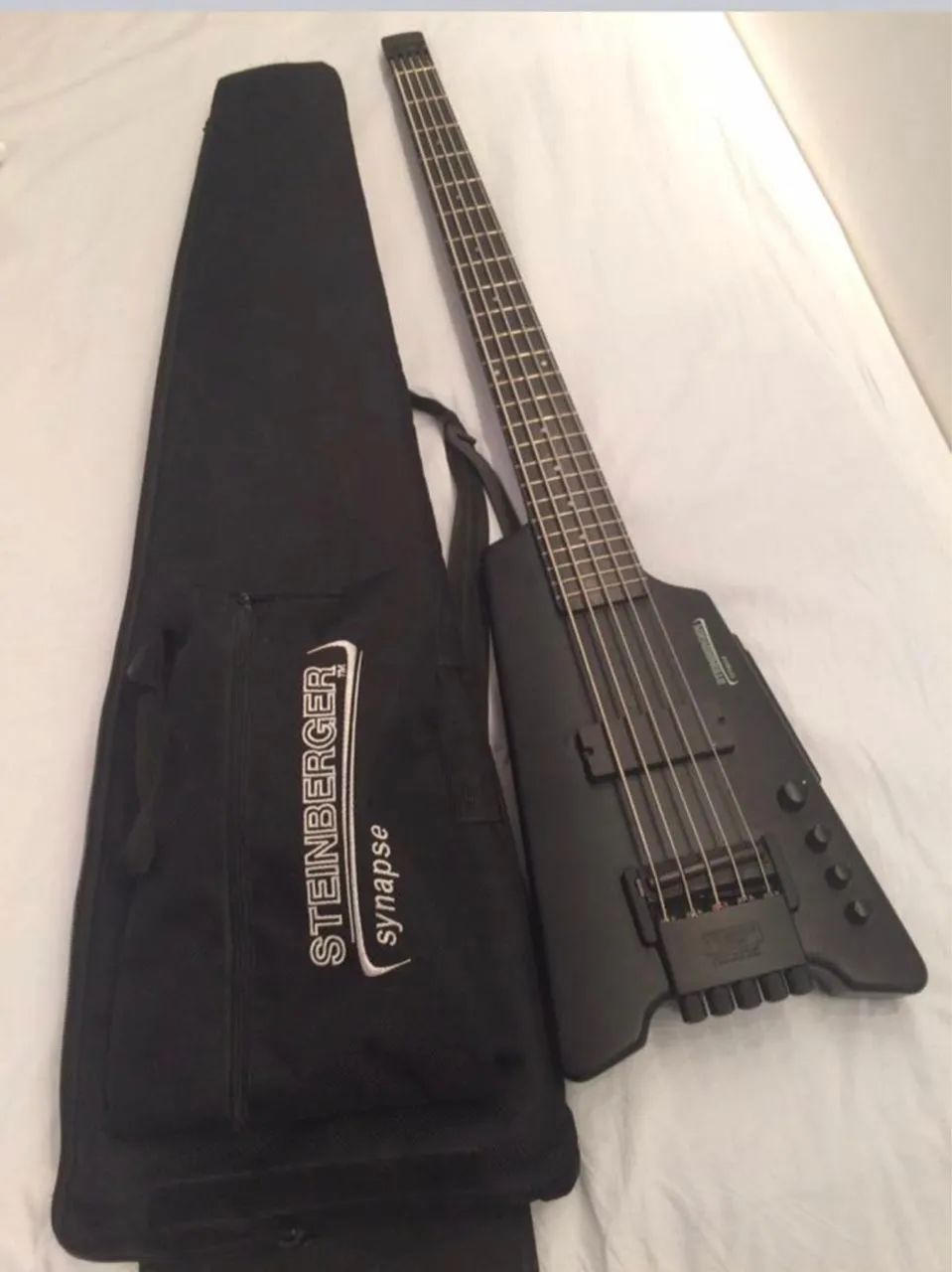 Baixo Steinberger Synapse 5 cordas - Instrumentos musicais