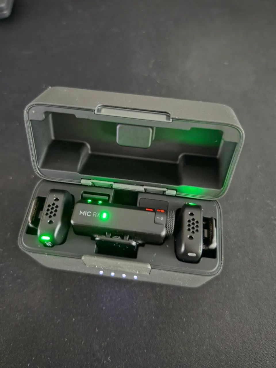 Microfone Sem Fio DJI Mic Mini (2 TX Microfone + 1 RX Receptor com Case