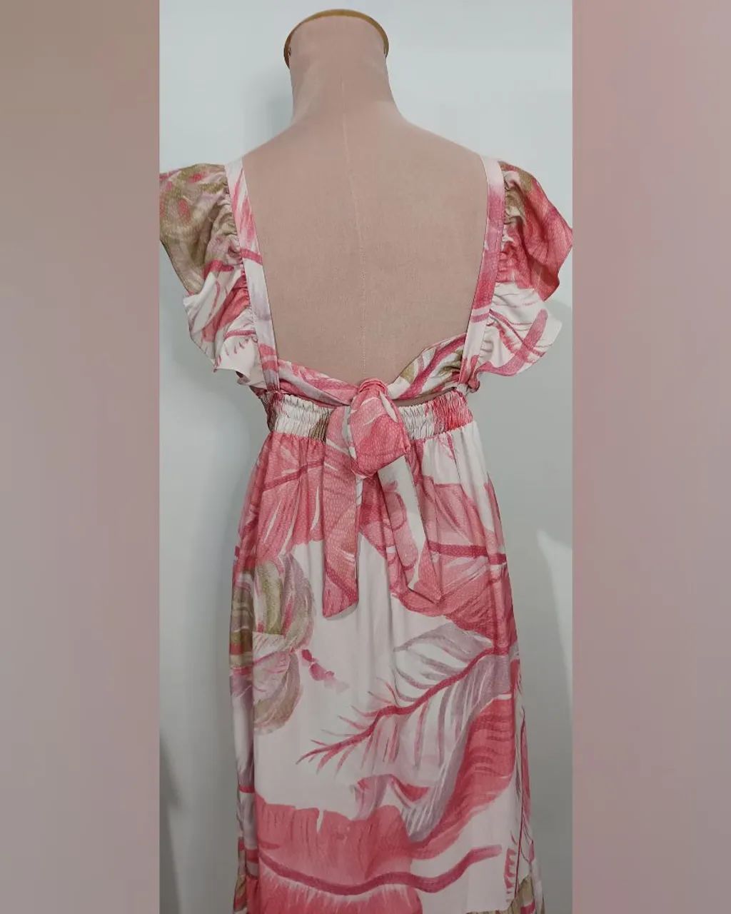Vestido rosa com babados. - Foto 5