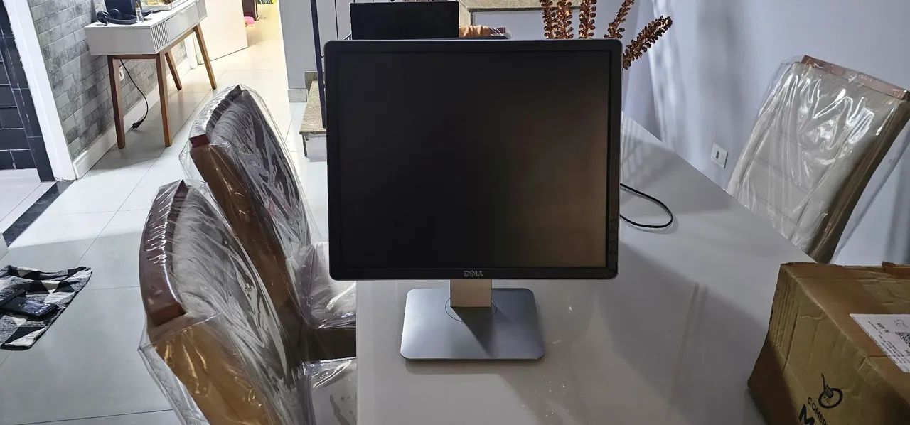 Monitor dell alta definição 19p