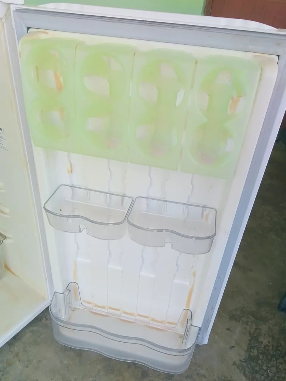 Vende-se frigobar 