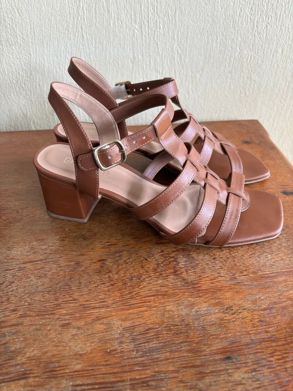2 Sapatos (Mocassim e Salto) - Foto 4