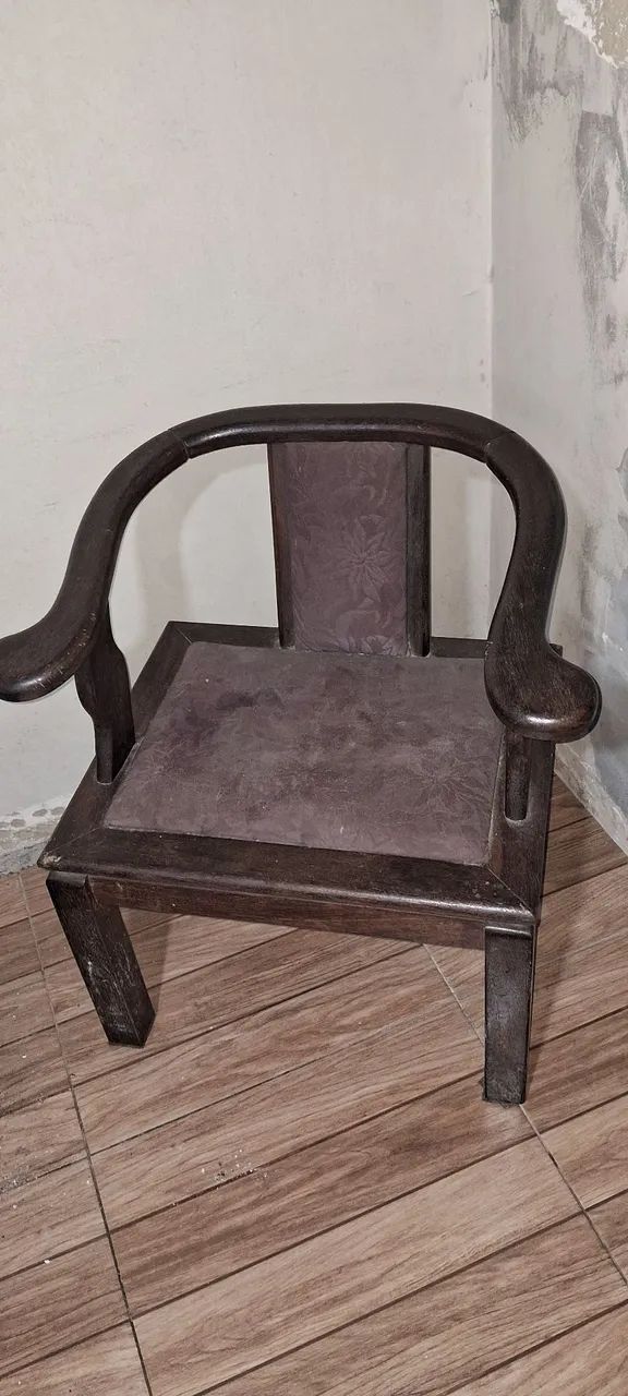 Vendo os três móveis de madeira maciça rústico 