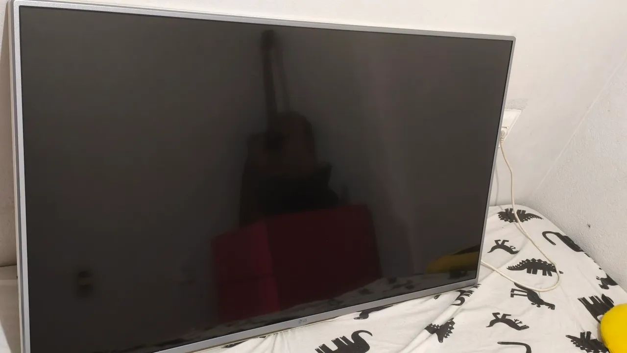 Tv LG 49 polegadas com defeito 