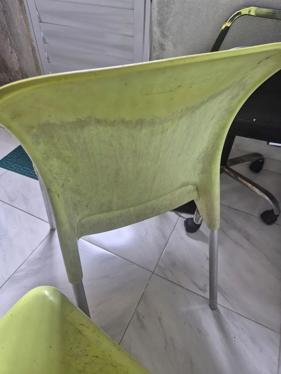 Vendo 4 cadeiras  - Foto 2