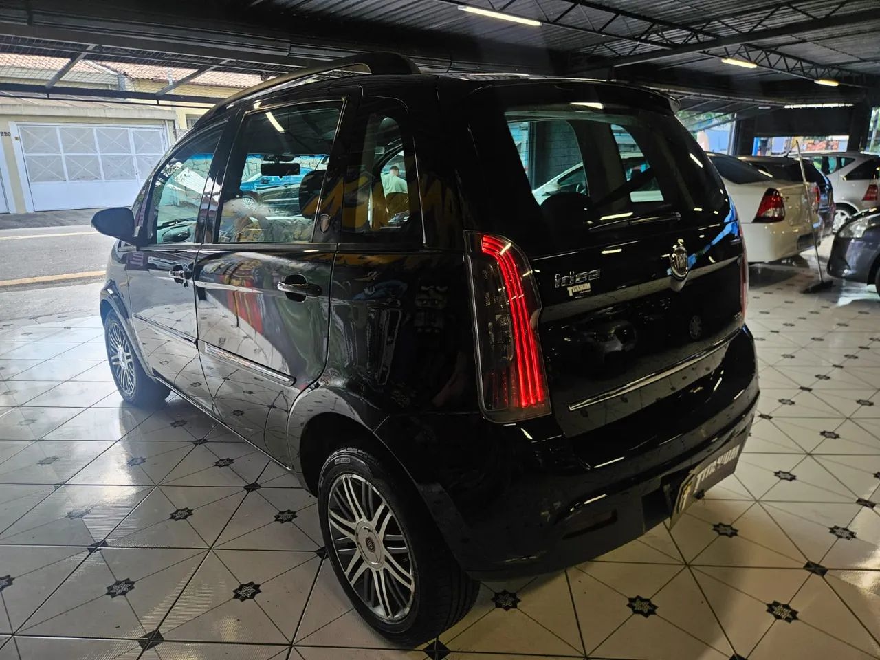 Fiat Idea Essence 1.6 Flex 16V 5P 2012 - Foto 5