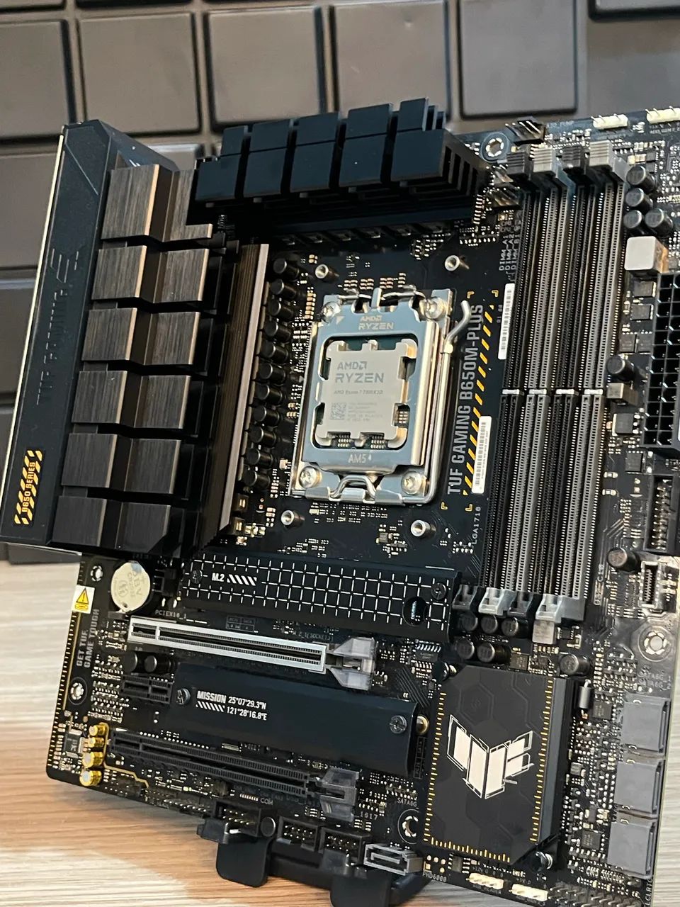 ASUS B650 TUF GAMING PLUS / RYZEN 7 7800X3D / 32GB 5.200MHZ DDR5