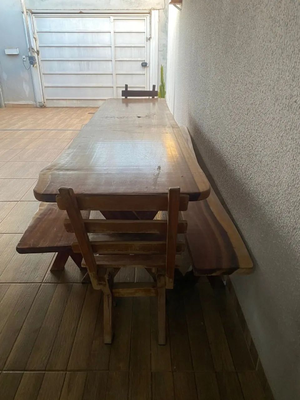Mesa Rústica de Madeira Maciça com 2 Bancos e 2 Cadeiras - Foto 3