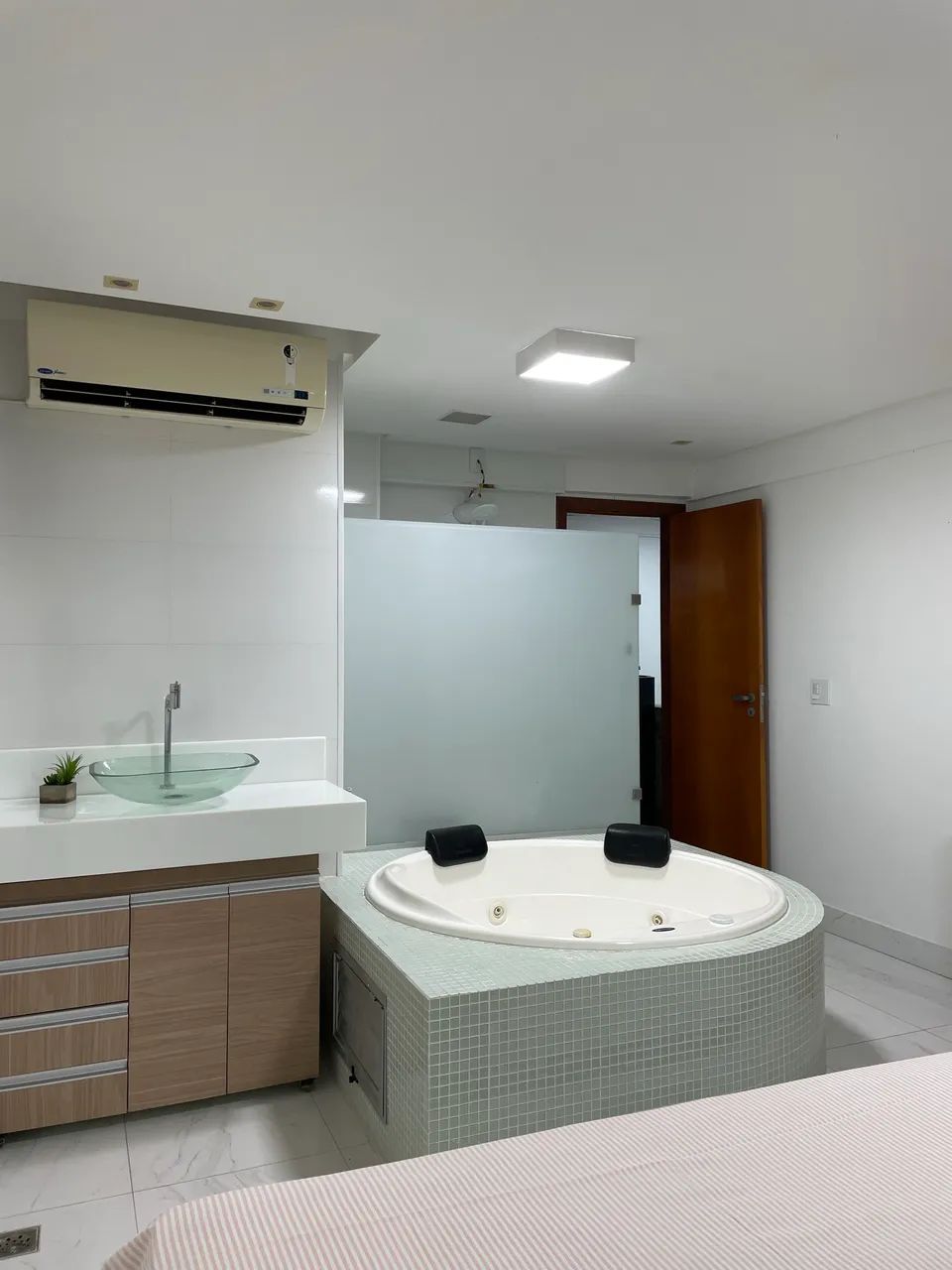 ALUGO FLAT COMPLETO HIDRO E AR CONDICIONADO