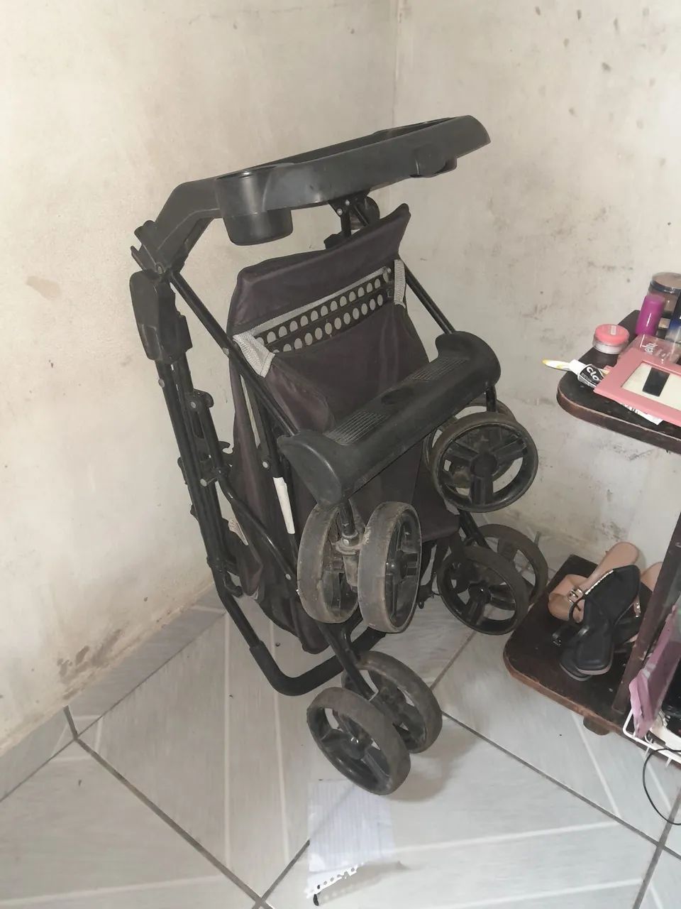 Vendo carrinho de bebê 