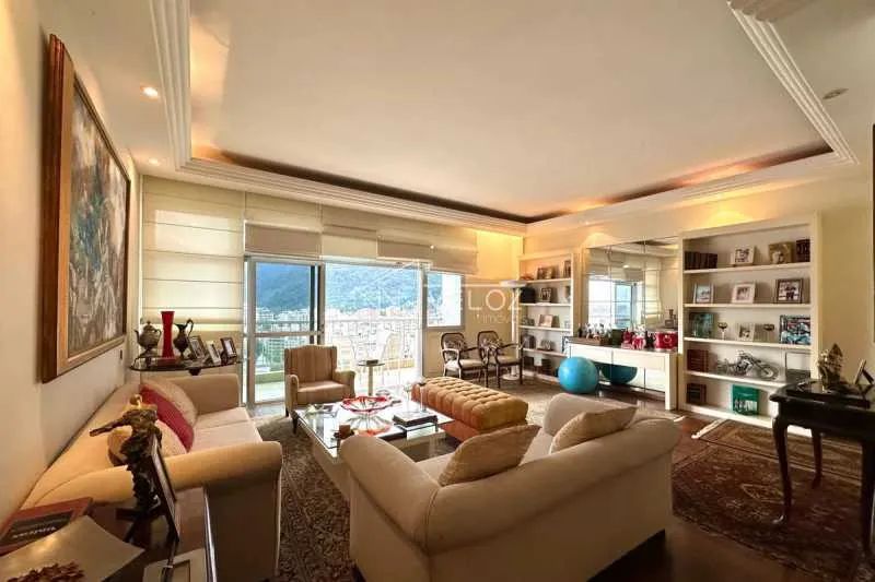 Apartamento : / Residencial / Lagoa