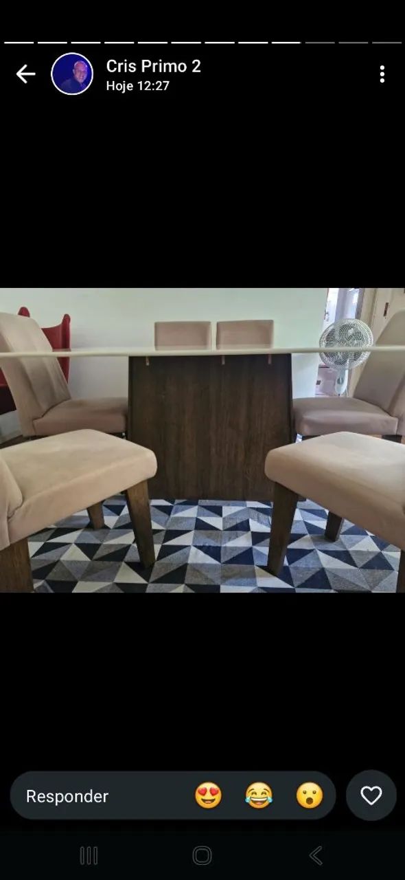 Mesa com 6 cadeiras 