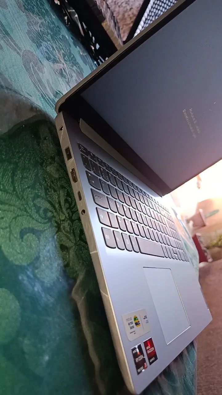 Notebook Lenovo - IdeaPad 1 R3 - Foto 3