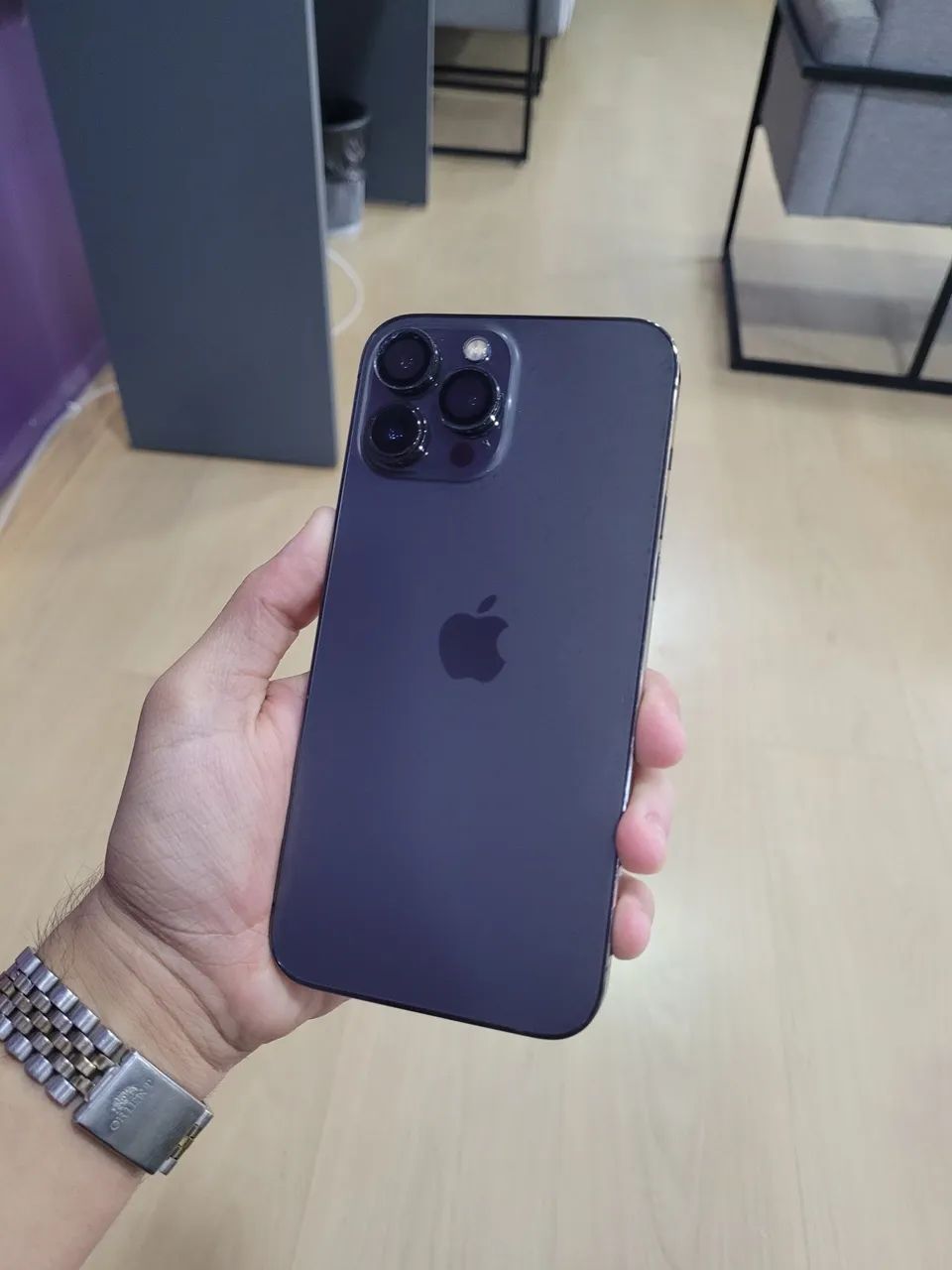 iPhone 13 Pro Max - Bem conservado  - Foto 2