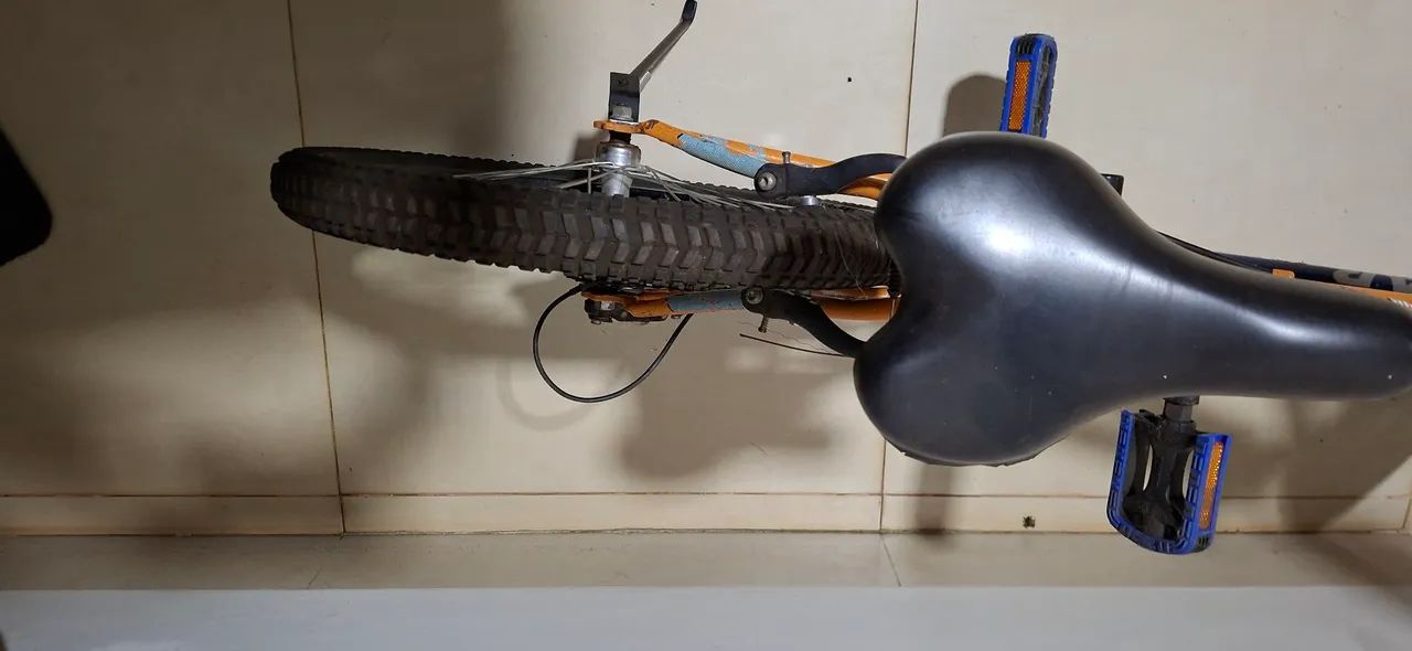Bicicleta infantil aro 20 - Foto 5