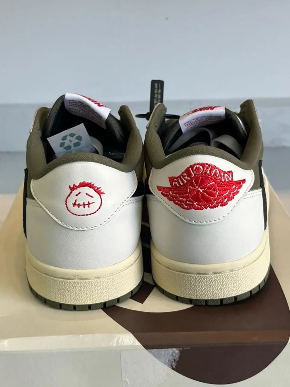 Tênis Nike Travis Scott x Air Jordan 1 Low OG Medium Olive, 39.5