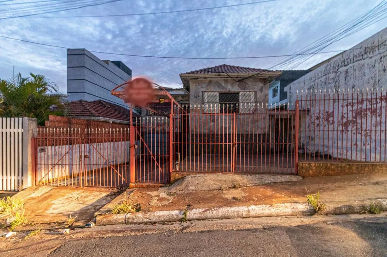 Casa comercial na Rua Manderá, 324  300 m²