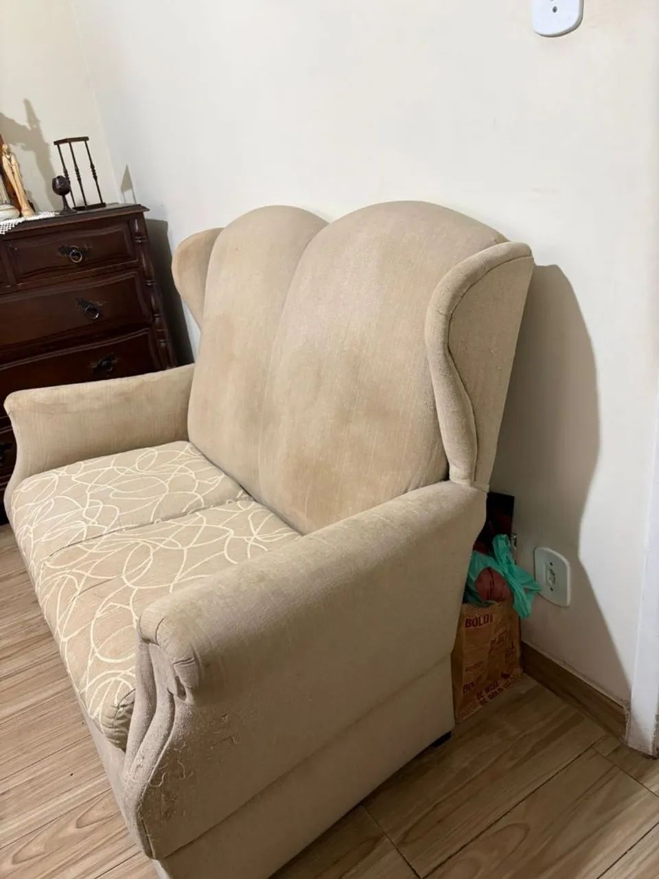 Sofá de Encostos Altos com Almofadas Estampadas  - Foto 3