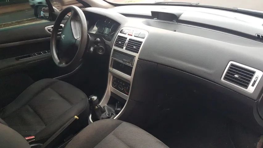 Peugeot 307 307 Sed. Presence 1.6 Flex 16V 4p 2008