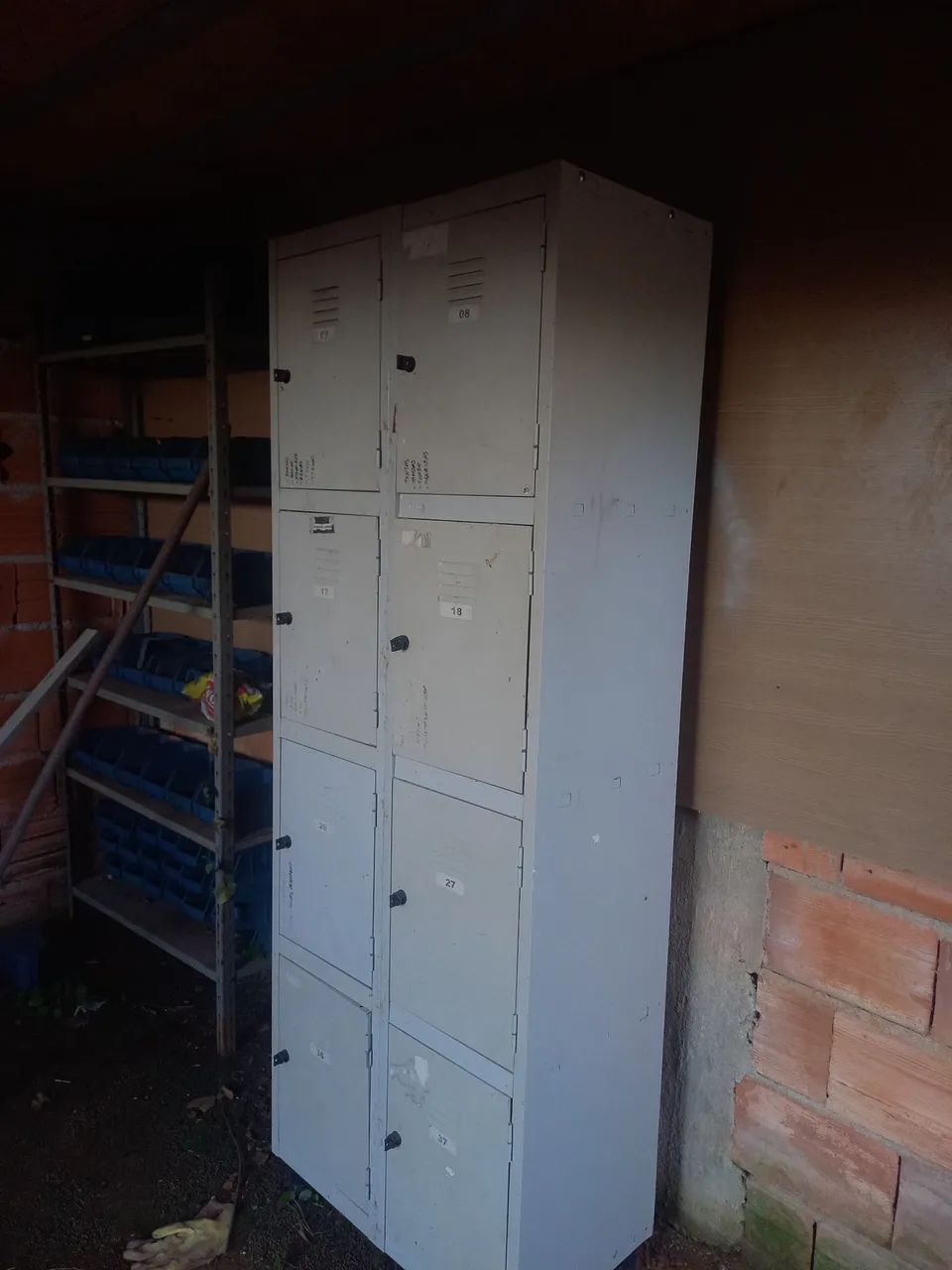 VENDE SE ARMÁRIO DE FERRO - Foto 3