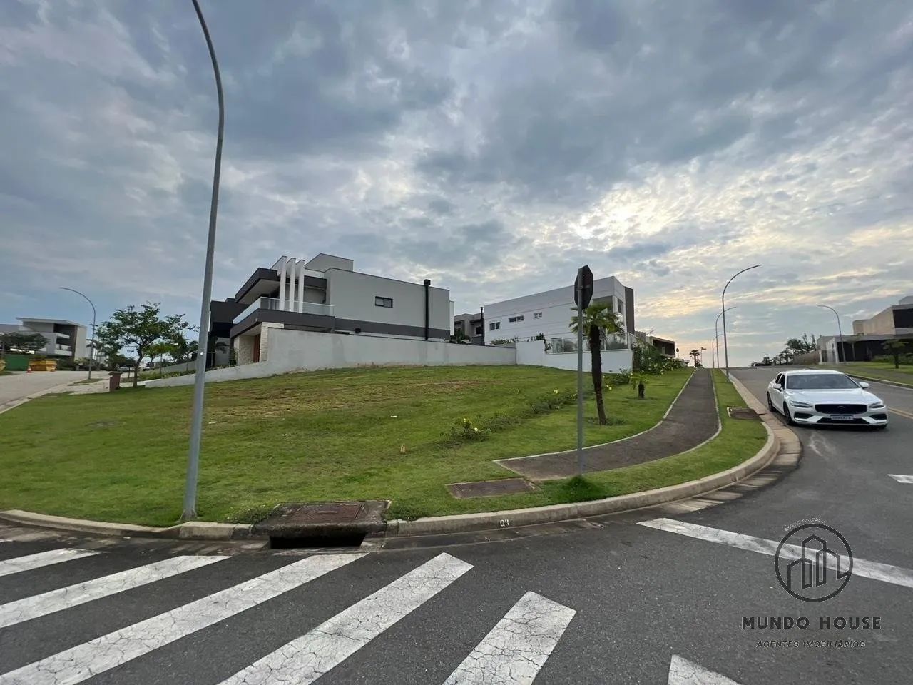 Terreno de esquina - condomínio Alphaville - Sorocaba - Foto 3