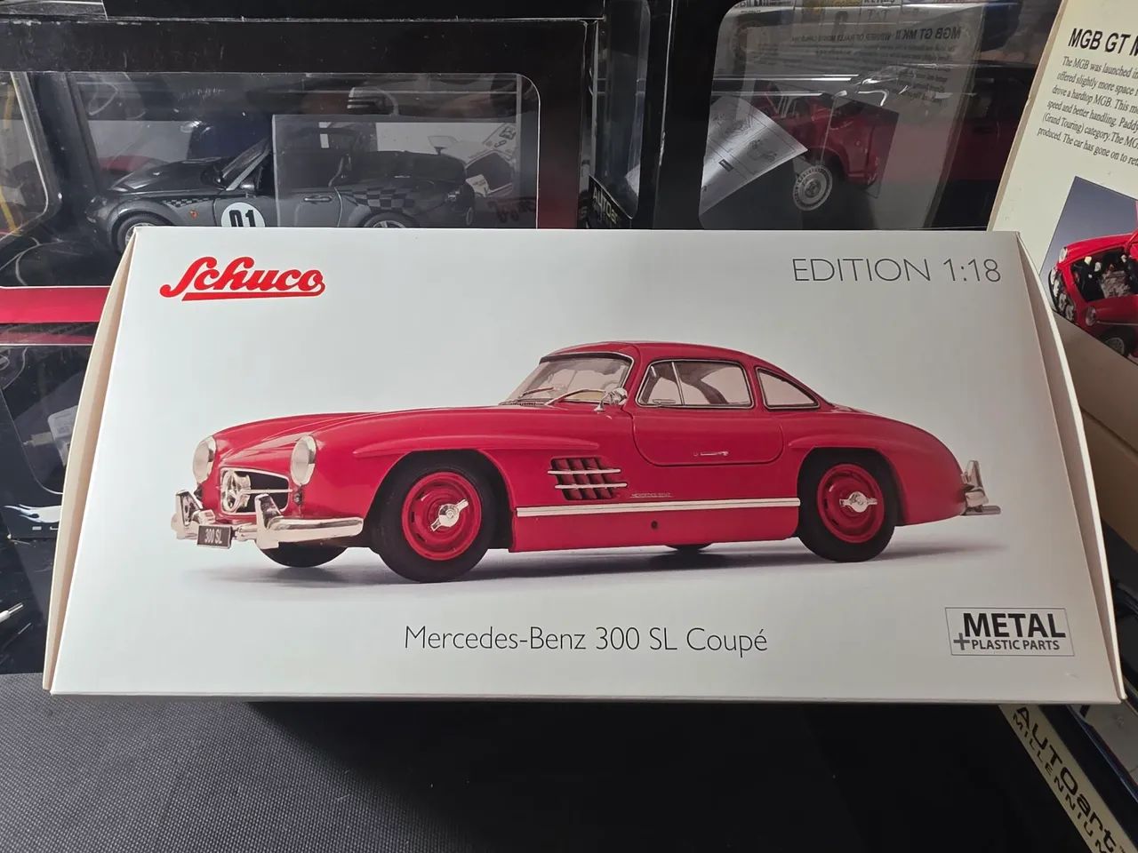 Mercedes-Benz 300SE レッド 1/18 Miniatura 1:18 Mercedes-Benz 300 SL Coupé nova marca Schuco