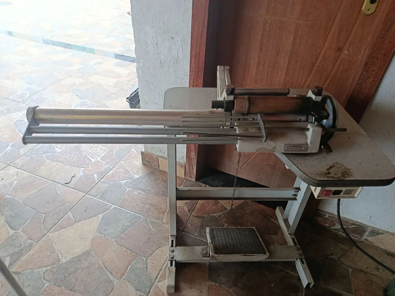 Máquina de costura  - Foto 2