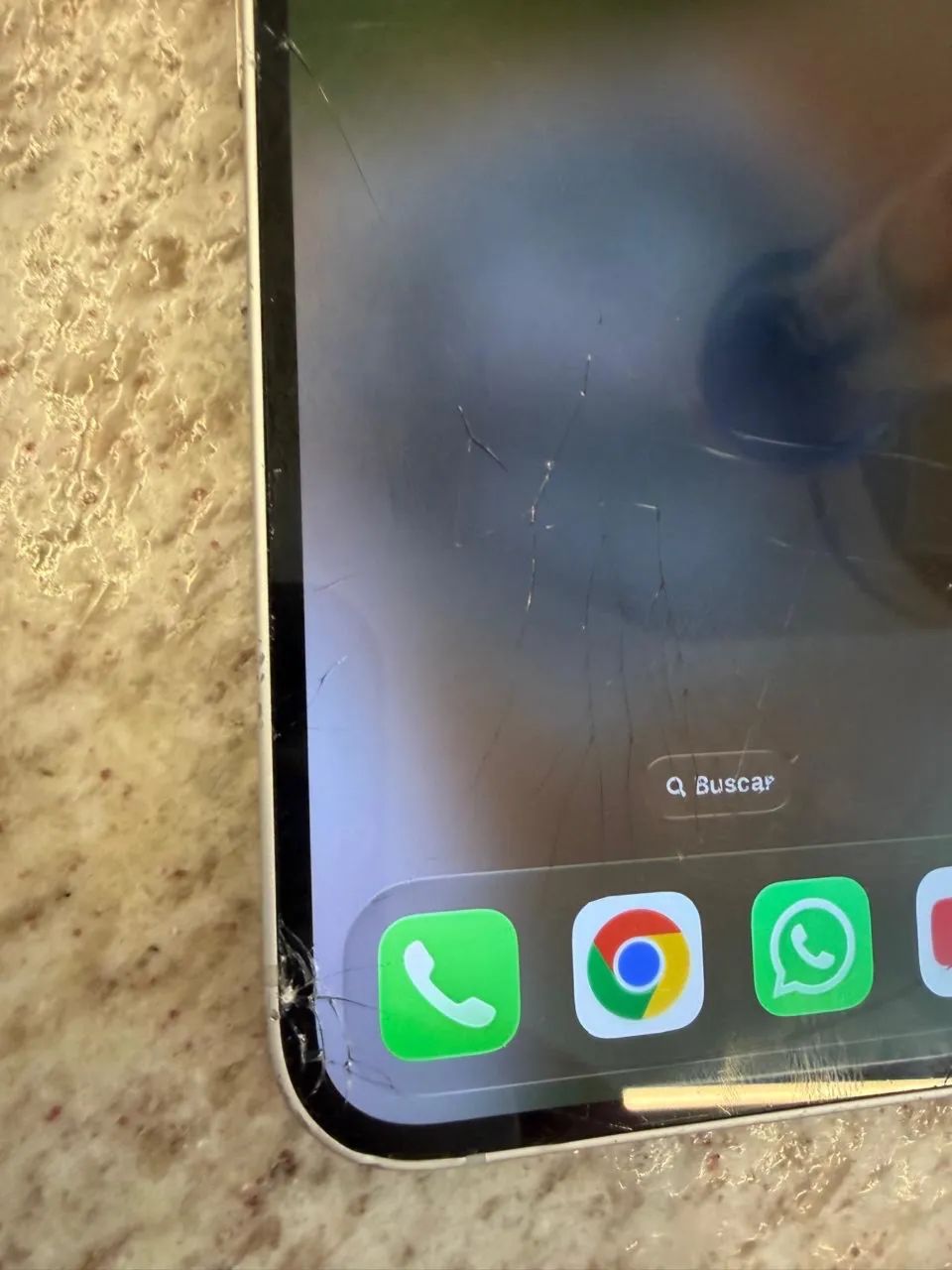 iPhone 16e 128GB branco c/ detalhes  - Foto 5