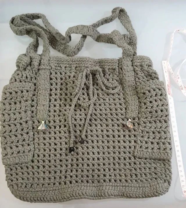 Bolsa de crochê verde musgo