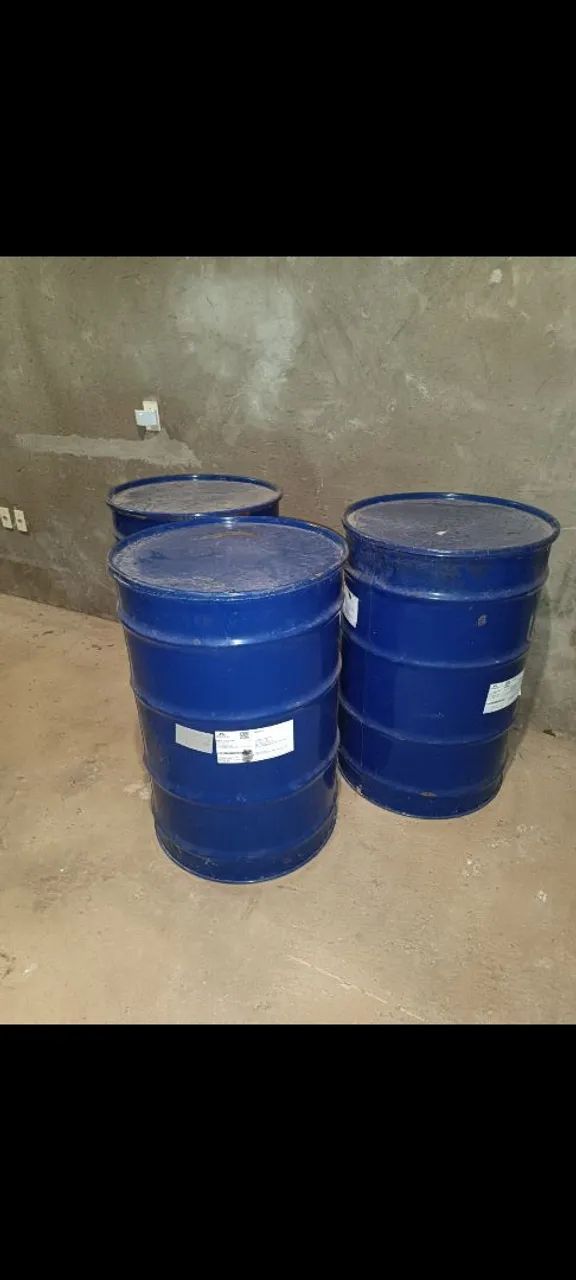 3 Tambores de ferro  200 litros com tampa