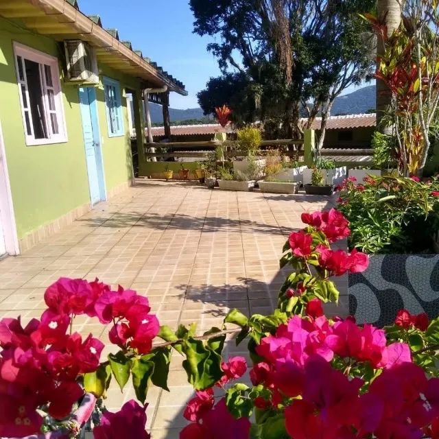 Suíte casal com café da manh ã em julho na Pousada 433 Floripa - Foto 4