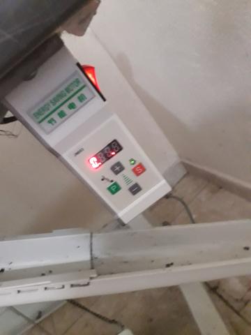 Vende - se máquina de costura