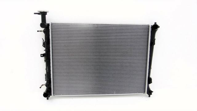 Radiador de água do motor Kia Cerato Cod. 253101M100 R$ 1.990