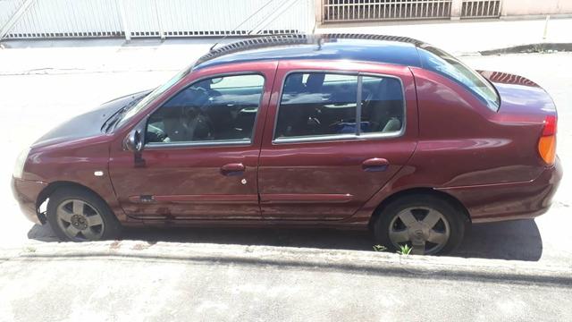 Clio - Foto 2