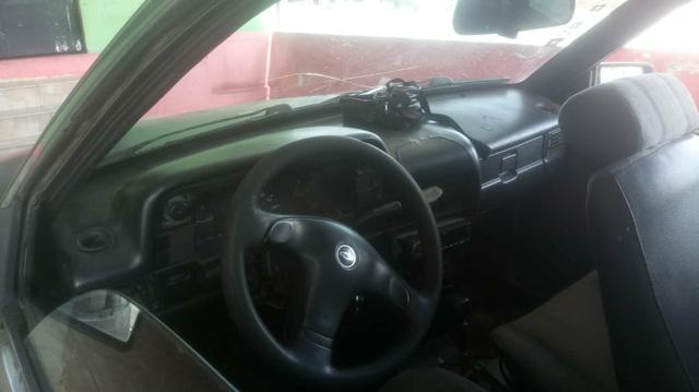 Vende-se um KADETT 3.000.00