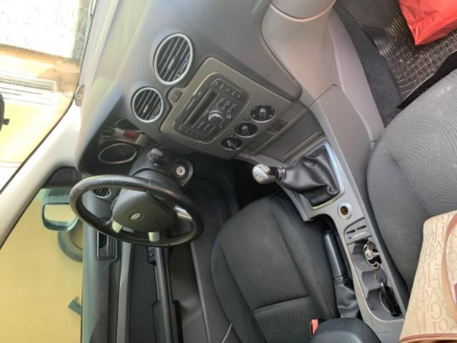 Vendo carro Ford Focus - Foto 2