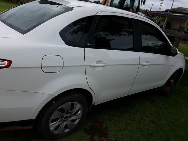 Carro Leia a discrição - Foto 2