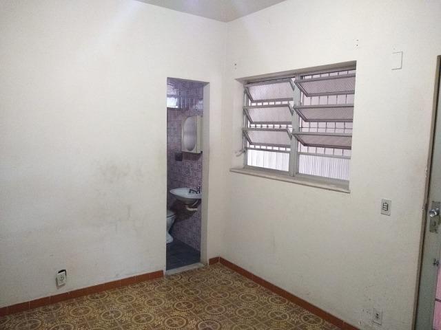 Excelente casa no centro de Realengo na rua professor Carlos Venceslau - Foto 6