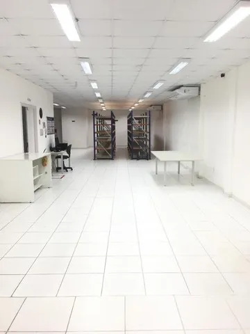 A.Moura Gestor Imobiliário-Aluga 1 Ponto Comercial 420m em frente ao Shopping Pátio Belem