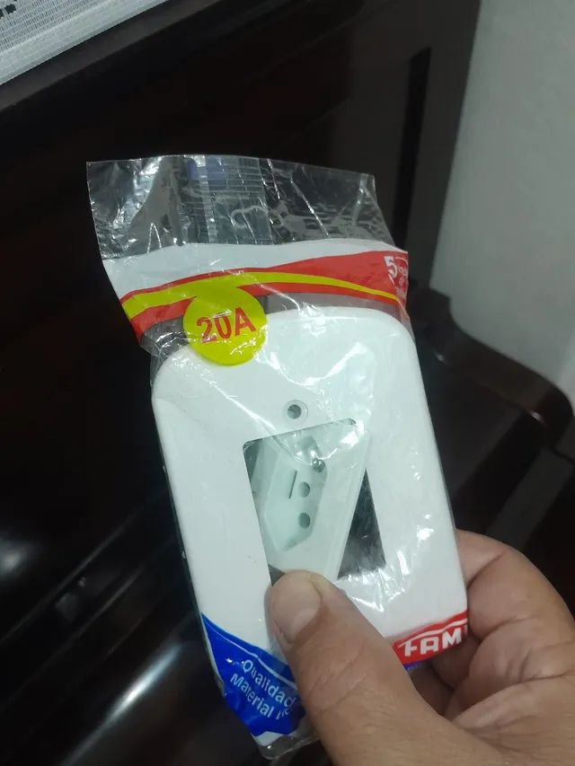 Tomada de embutir fêmea FAME nova - Foto 2