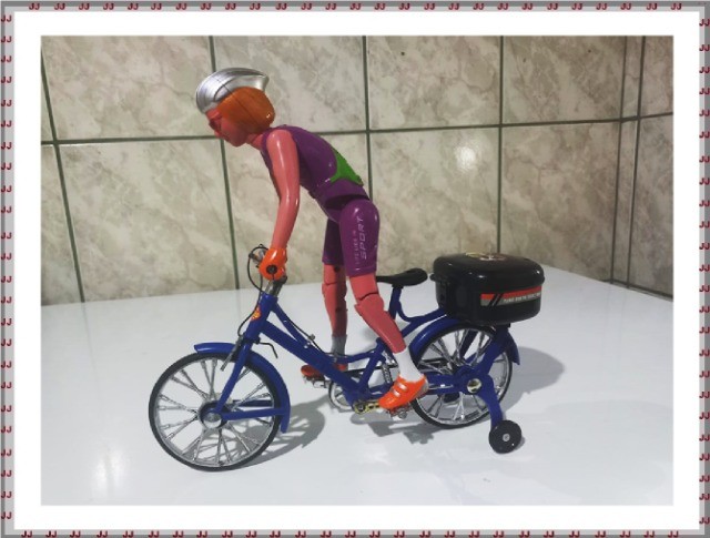 Boneco Bicicleta A Pilha Com Luz E Som Anda Sozinha - Foto 2