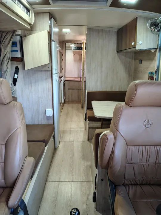 Motorhome PLACA PRETA Larturist 195.000km originais - Foto 14