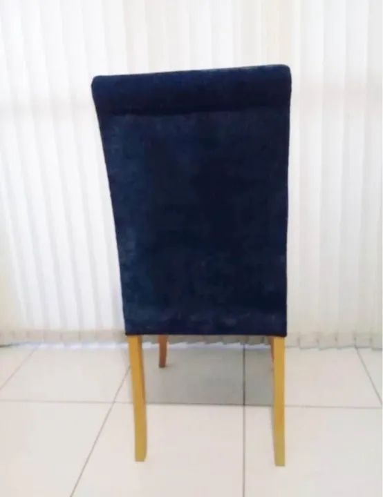 06 Cadeiras estofadas azuis l - perfeitas para sua sala de jantar! - Foto 2