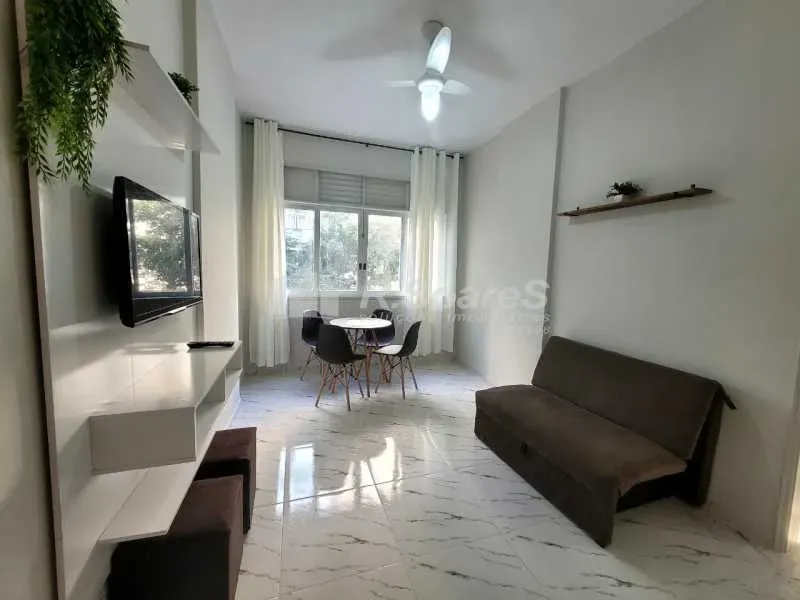 Apartamento quarto e sala com depndência, mobiliado estilo primeira locação à venda em Cop