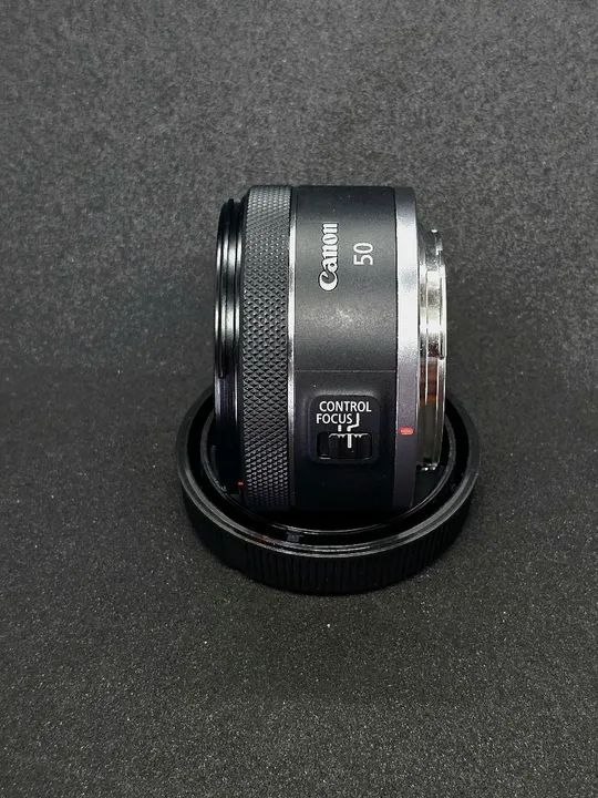 Lente Canon RF 50mm f/1.8 STM - Excelente estado. - Foto 2