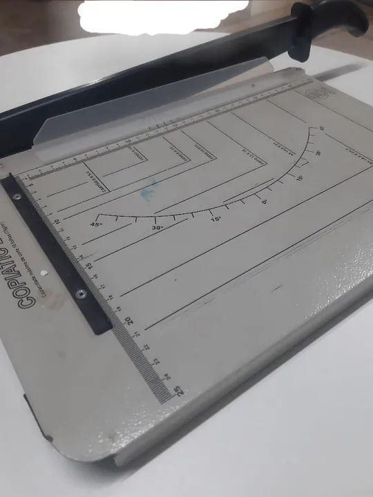 Guilhotina para papelaria 